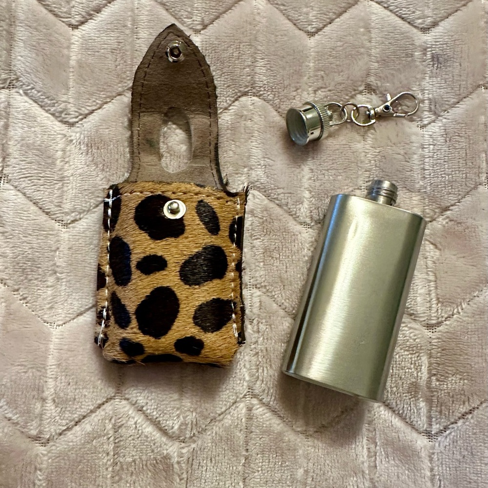 Leopard Print Mini Flask - Picture 3 of 6